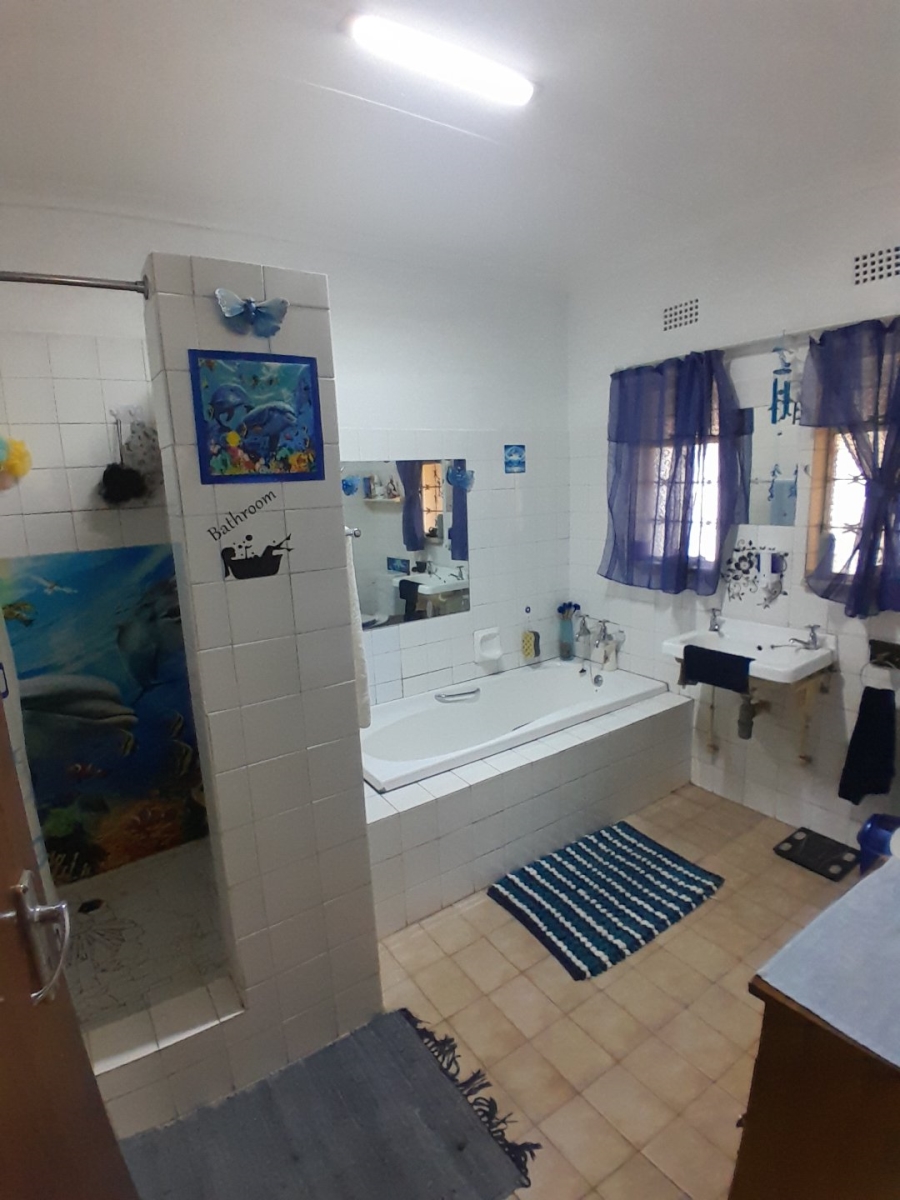 4 Bedroom Property for Sale in Deneysville Free State